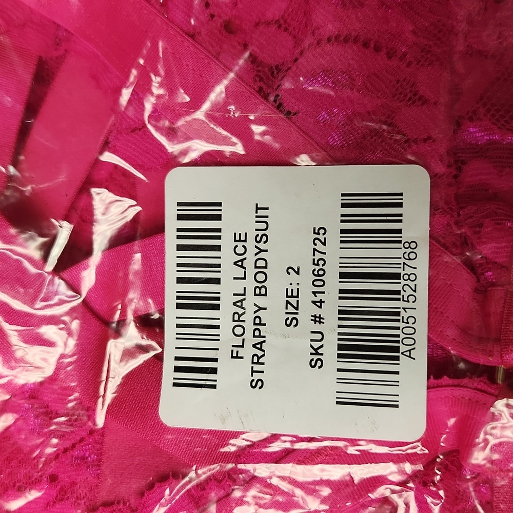 ❤️NWT TORRID LINGERIE HOT PINK BODYSUIT - STRAPPY FLORAL LACE PLUS SIZE - Picture 4 of 10